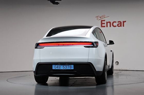 Tesla Model Y Premium RWD — пробег 11 км — фото 4 из 5