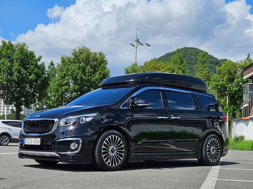 Kia Carnival 9-seater Hi-Limousine Prestige — пробег 193 500 км — фото 3 из 5