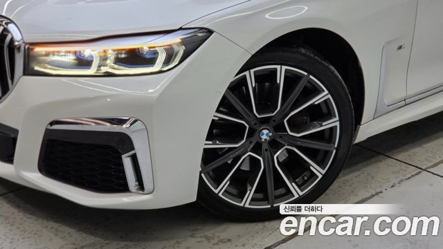 BMW 7-Series 740Li xDrive M Sport Package — пробег 71 098 км — фото 3 из 5