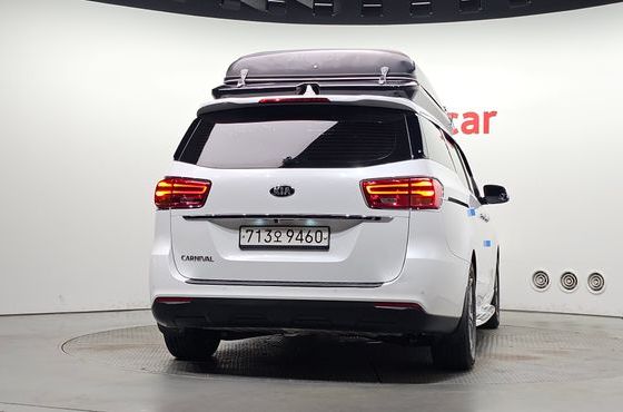 Kia Carnival 11-Seater Prestige — пробег 127 030 км — фото 4 из 5