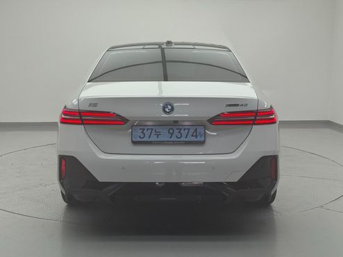 BMW i5 xDrive 40 M Sport — пробег 4 887 км — фото 4 из 5