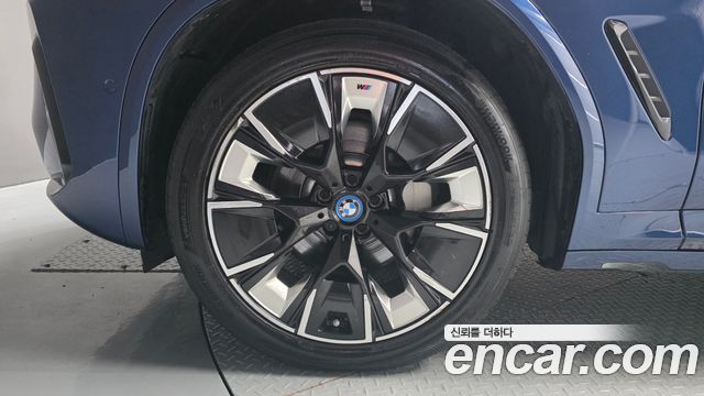 BMW iX3 M Sports — пробег 43 802 км — фото 5 из 5