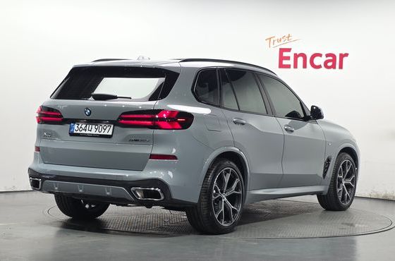 BMW X5 xDrive 30d M Sport — пробег 5 040 км — фото 2 из 5