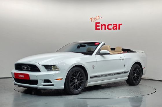 Ford Mustang Convertible — пробег 124 664 км — фото 1 из 5