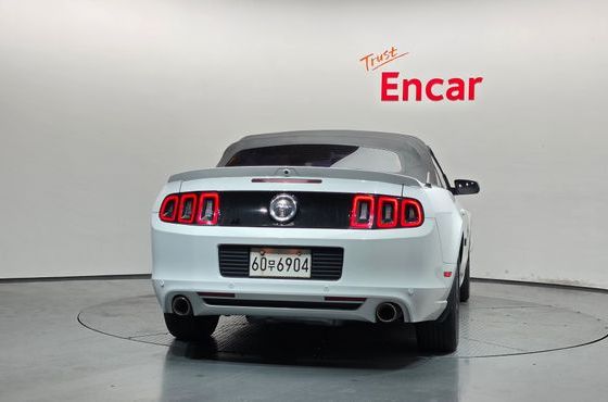 Ford Mustang Convertible — пробег 124 664 км — фото 4 из 5