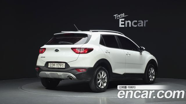 Kia Stonic Diesel 1.6 Deluxe — пробег 71 428 км — фото 2 из 5