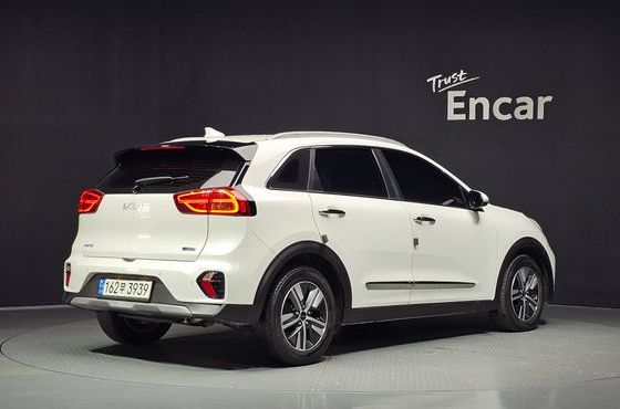 Kia Niro 1.6 HEV Noblesse — пробег 114 112 км — фото 2 из 5