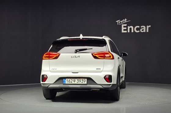 Kia Niro 1.6 HEV Noblesse — пробег 114 112 км — фото 4 из 5