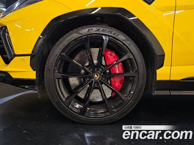Lamborghini Urus 4.0 V8 S — пробег 6 800 км — фото 4 из 5