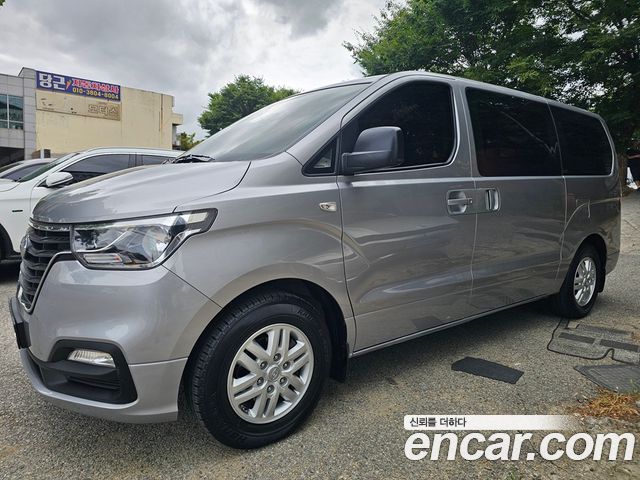 Hyundai Starex Van 3-Seater Smart — пробег 60 680 км — фото 3 из 5