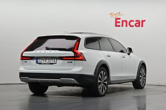 Volvo V90 B5 Pro AWD — пробег 76 521 км — фото 2 из 5