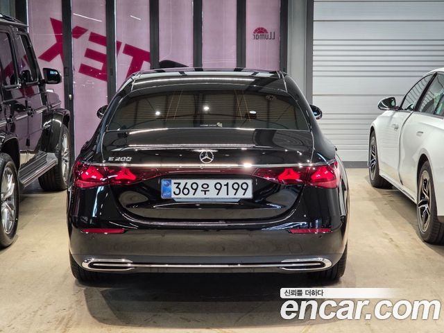 Mercedes-Benz E-Class E200 Avantgarde — пробег 14 300 км — фото 2 из 5