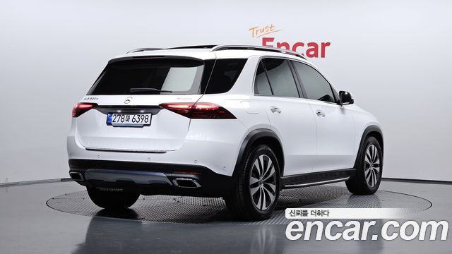 Mercedes-Benz GLE-Class GLE300d 4MATIC — пробег 32 230 км — фото 2 из 5