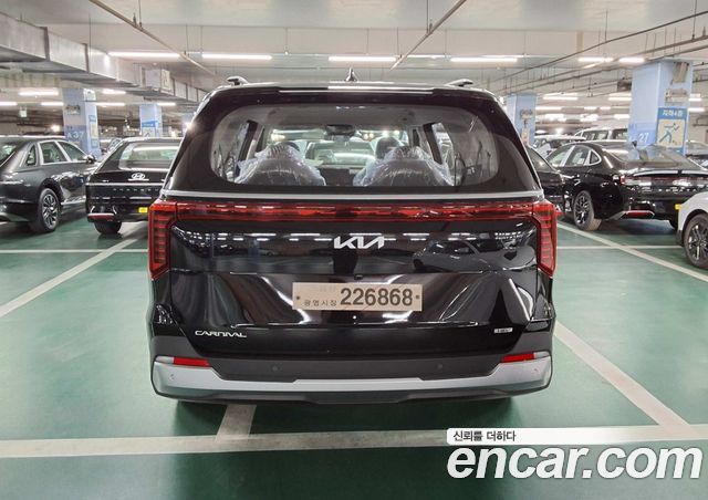 Kia Carnival HEV 9 seater Prestige — пробег 1 км — фото 3 из 5