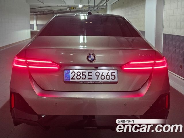 BMW 5-Series 520i M Sport — пробег 4 000 км — фото 3 из 5