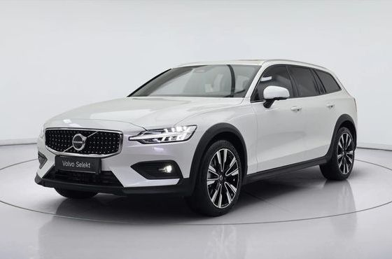 Volvo V60 B5 Ultra AWD — пробег 874 км — фото 1 из 5