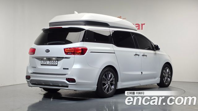 Kia Carnival 9-Seater Hi-Limousine Prestige — пробег 89 927 км — фото 2 из 5
