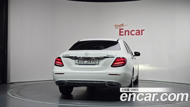 Mercedes-Benz E-Class из Кореи Encar