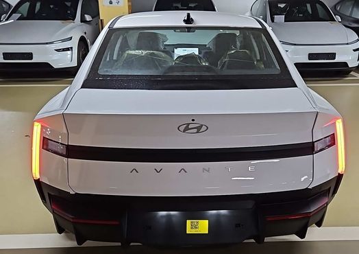 Hyundai AVANTE 2.0 Modern — пробег 1 км — фото 3 из 5