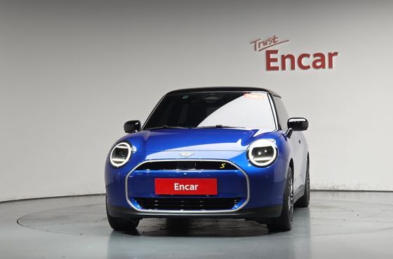 Mini Cooper SE Favoured — пробег 9 857 км — фото 3 из 5