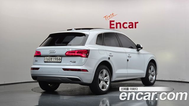 Audi Q5 40 TDI Quattro Premium — пробег 95 254 км — фото 2 из 5