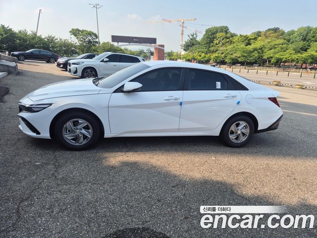 Hyundai AVANTE 1.6 Smart — пробег 1 300 км — фото 4 из 5