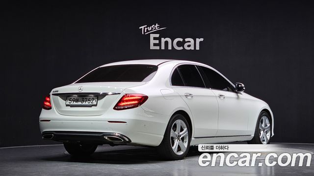 Mercedes-Benz E-Class E200 Avantgarde — пробег 111 146 км — фото 2 из 5