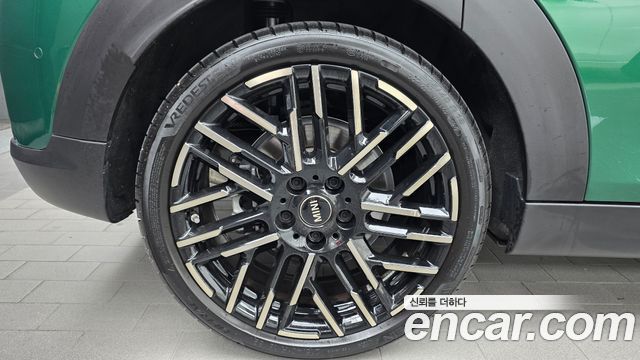 Mini Cooper 5 Door Favoured — пробег 7 323 км — фото 5 из 5