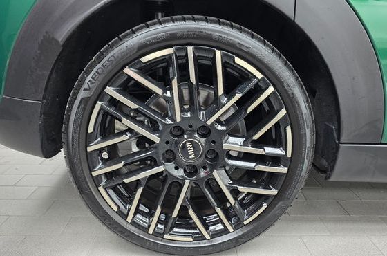Mini Cooper 5 Door Favoured — пробег 7 323 км — фото 5 из 5