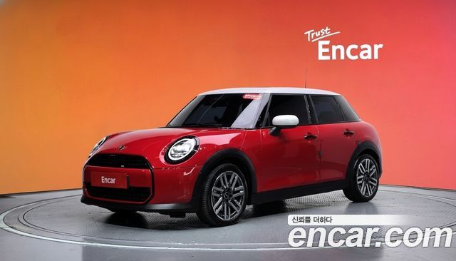 Mini Cooper 5Door Classic — пробег 6 365 км — фото 1 из 5