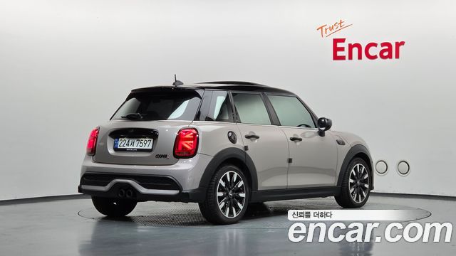 Mini Cooper 5Door Classic Third Generation — пробег 49 767 км — фото 2 из 5