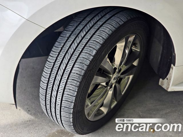 Kia Carnival 9-seater Prestige — пробег 97 915 км — фото 5 из 5