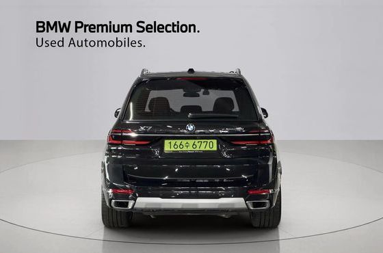 BMW X7 xDrive 40i Design Pure Excellence 7-Seater — пробег 7 849 км — фото 4 из 5