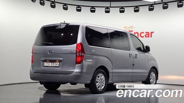 Hyundai Starex 12-Seater Wagon Smart — пробег 108 607 км — фото 2 из 5
