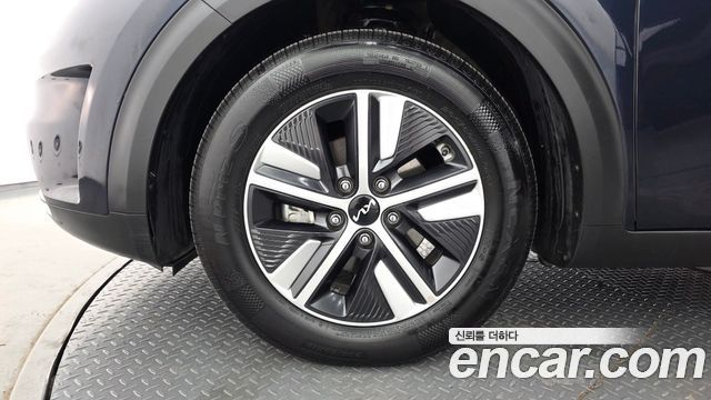Kia Niro Luxury — пробег 178 138 км — фото 5 из 5