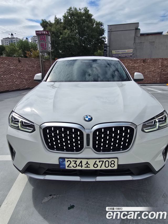 BMW X4 xDrive20i xLine — пробег 42 400 км — фото 1 из 5