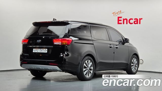Kia Carnival 9-seater Luxury — пробег 92 878 км — фото 2 из 5