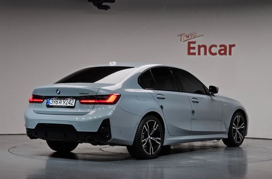 BMW 3-Series 320i M Sport — пробег 22 689 км — фото 2 из 5