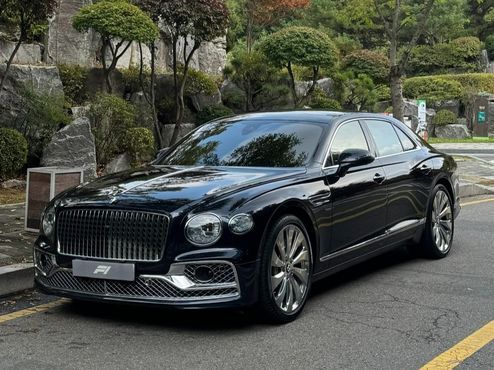 Bentley Flying Spur 4.0 — пробег 30 000 км — фото 1 из 5