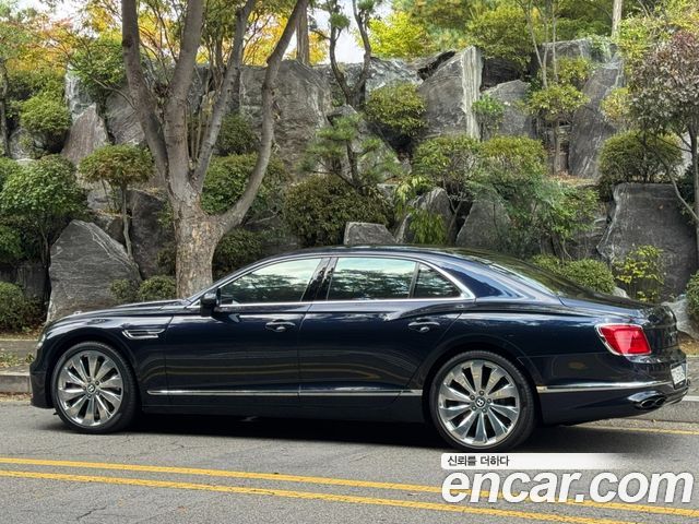 Bentley Flying Spur 4.0 — пробег 30 000 км — фото 2 из 5