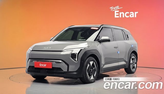 Kia EV3 Long Range 2WD Earth — пробег 32 033 км — фото 1 из 5