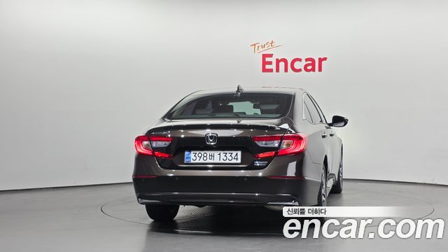 Honda Accord 2.0 Hybrid Touring — пробег 74 306 км — фото 4 из 5