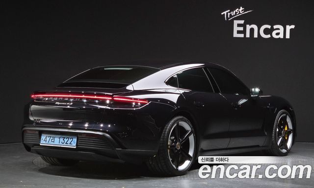 Porsche Taycan 4S — пробег 54 558 км — фото 2 из 5
