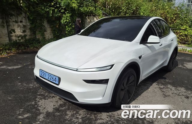 Tesla Model Y Premium RWD — пробег 2 264 км — фото 3 из 5