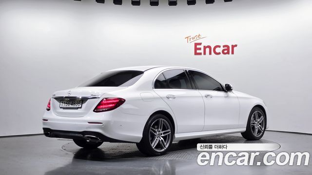 Mercedes-Benz E-Class E300 4MATIC AMG Line — пробег 66 748 км — фото 2 из 5
