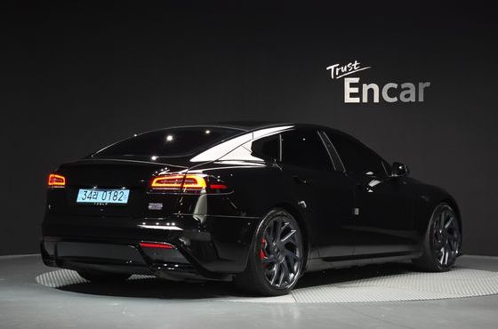 Tesla Model S Plaid — пробег 11 767 км — фото 2 из 5