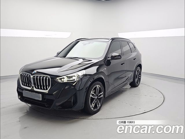 BMW X1 sDrive 20i M Sport — пробег 28 016 км — фото 1 из 5