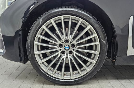 BMW 7-Series 740Li xDrive Design Pure Excellence — пробег 102 665 км — фото 5 из 5