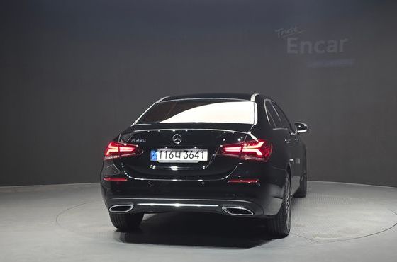Mercedes-Benz A-Class A220 Sedan — пробег 11 469 км — фото 4 из 5