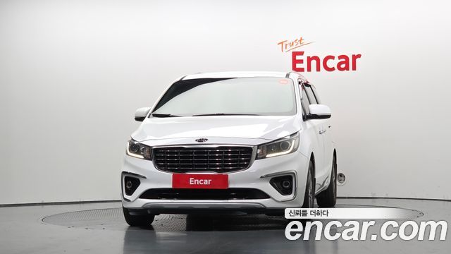 Kia Carnival 9-Seater Luxury — пробег 272 973 км — фото 3 из 5